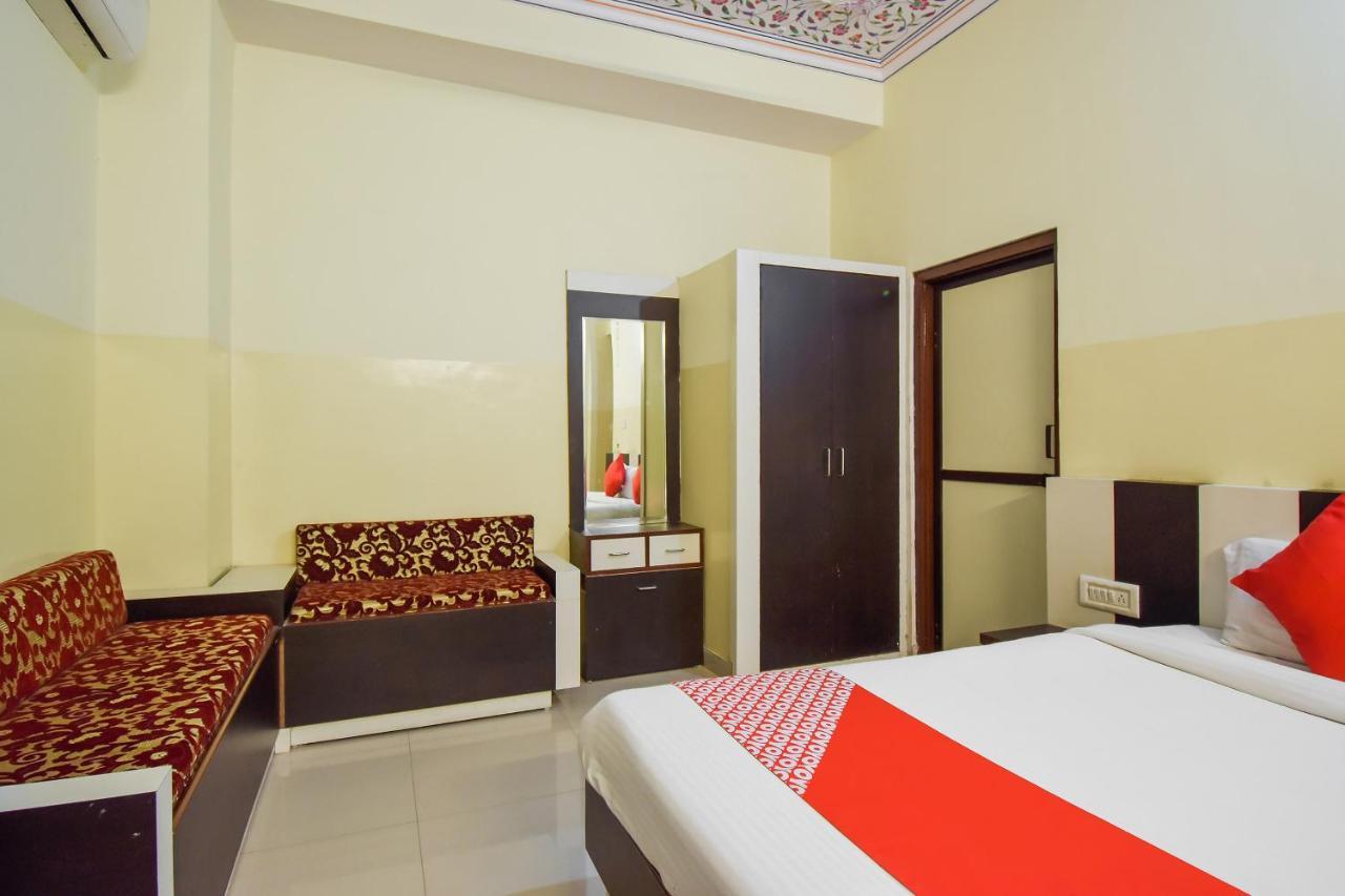 OYO 11389 Hotel NG Palace Jaipur Buitenkant foto